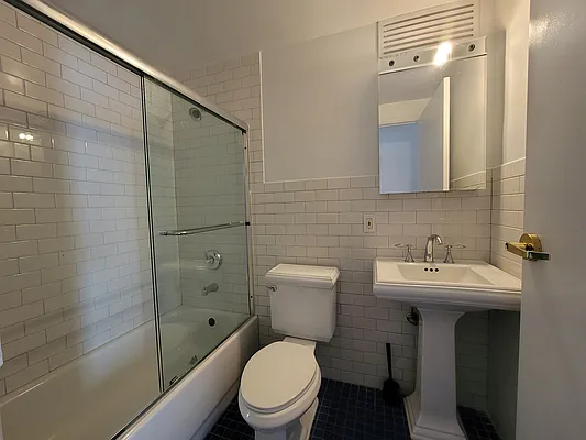 Rented by ONE Manhattan Real Estate | media 9