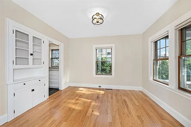52 Linden St — Photo 11