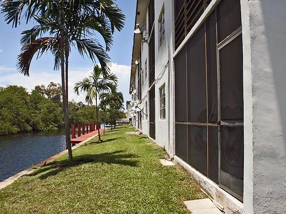 3rd image of 1400 NE 53rd Ct APT 23