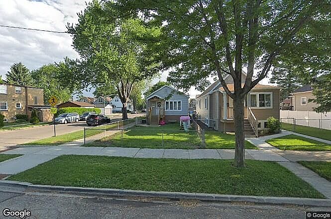 2nd image of 5758 W Newport Ave
