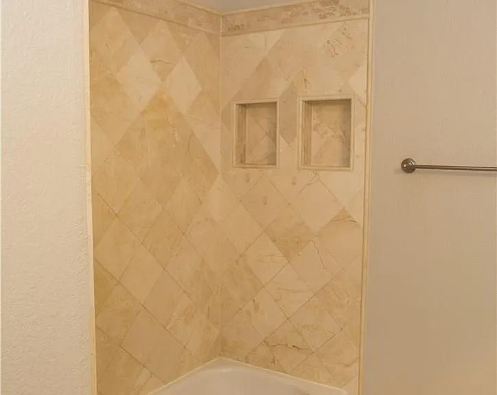 2410 S Forest Hls — Photo 13