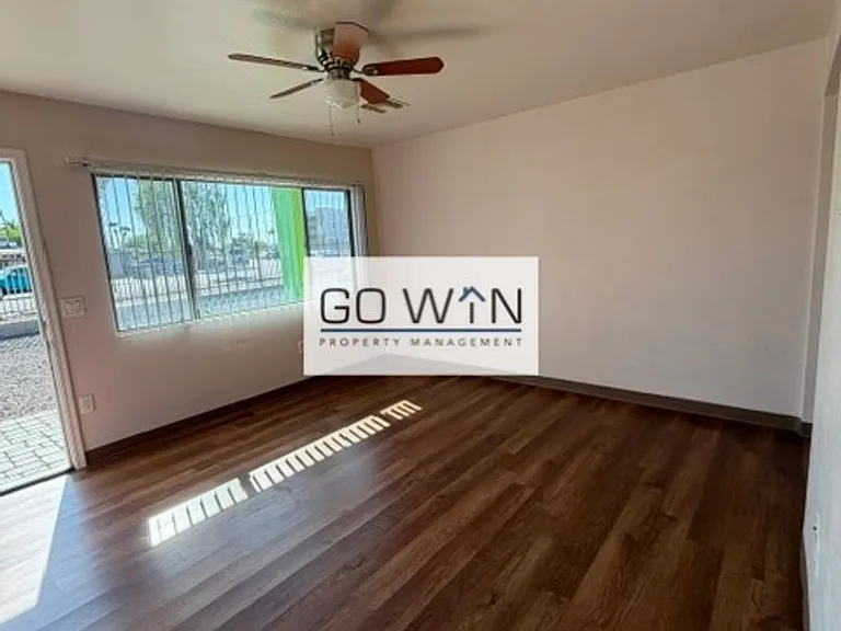 1325 N 30th Dr — Photo 10