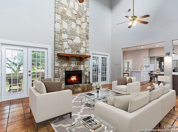 3rd image of 310 Country Wood Dr