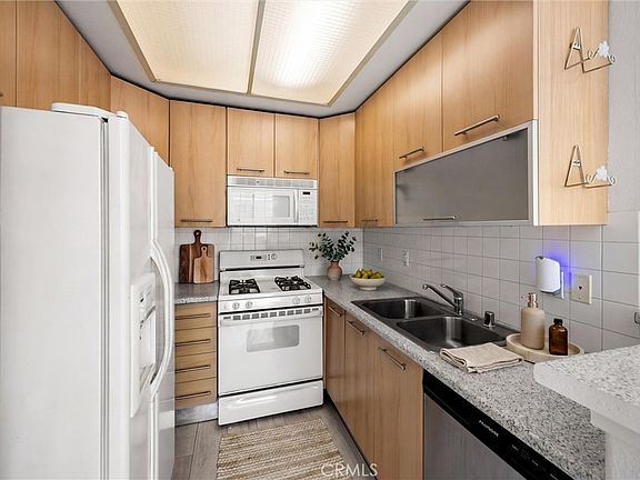5th image of 7122 La Tijera Blvd APT H101