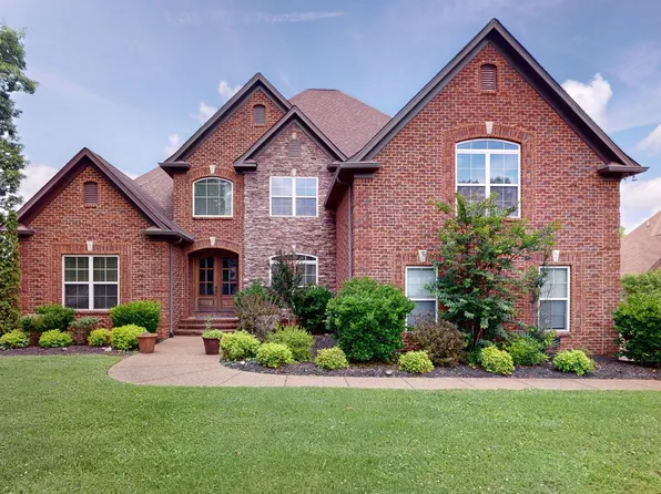 2401 McKinnon Ct, Mount Juliet, TN 37122