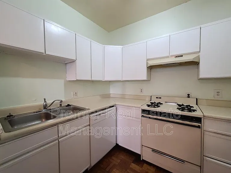 963 N Logan St #19 — Photo 13
