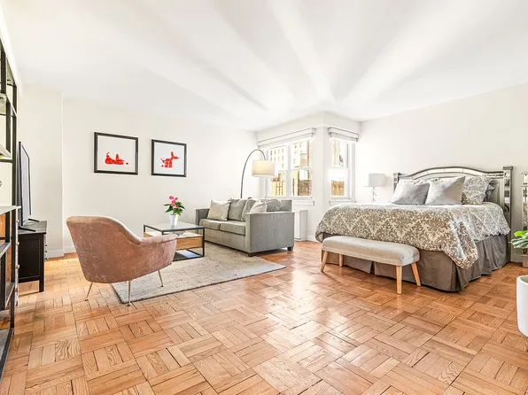 101 W 12th St APT 8Z, New York, NY 10011