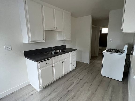 2nd image of 222 1/2 S Orange Ave APT C