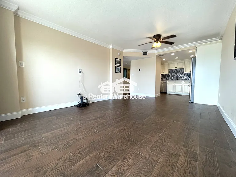 51 Island Way #906 — Photo 6