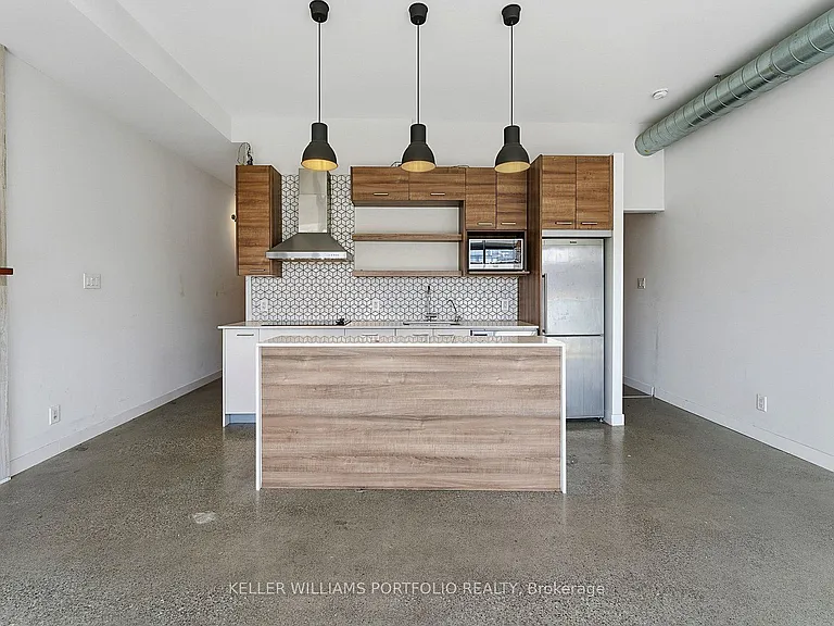 569 King St E #407 — Photo 8