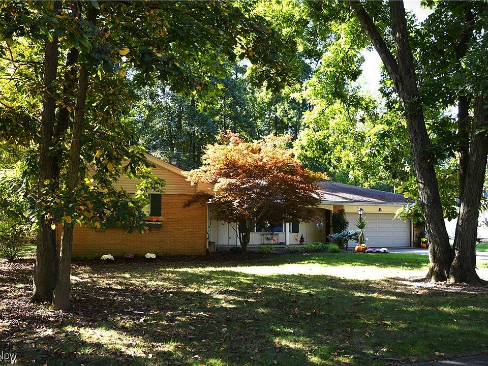 1st image of 770 Lindenwood Ln