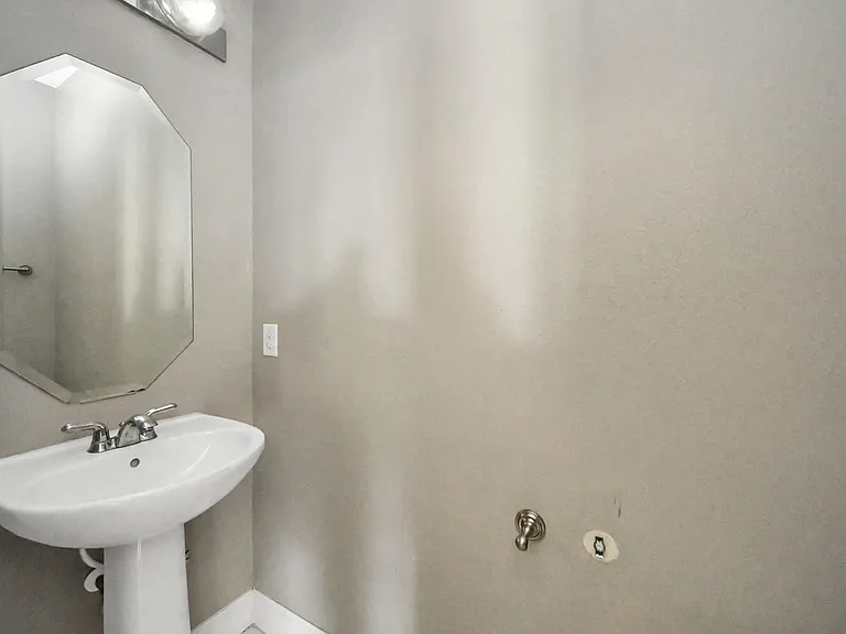 4610 Plum Forest Rd — Photo 19