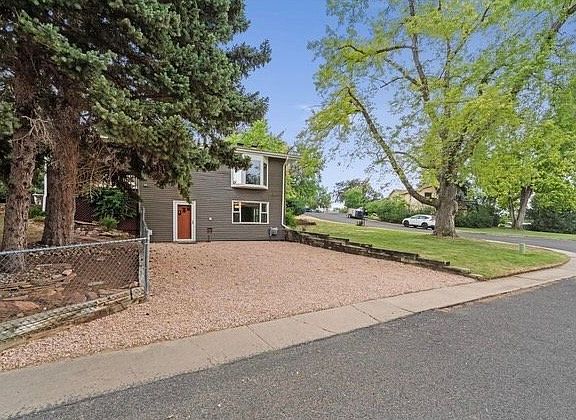 3rd image of 1118 Ridgelawn Dr #B