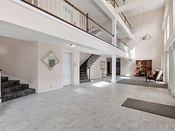 2nd image of 974 Claytonbrook Dr APT 2D