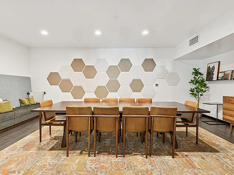 Riverpark Apartments — Photo 12