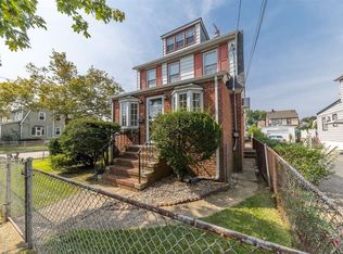 96 Cambridge St, Valley Stream, NY 11581