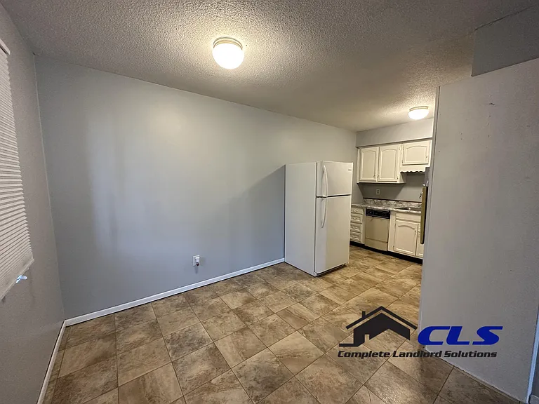 626 E Curry Dr E #B — Photo 1