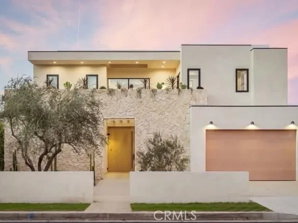 15447 Huston St, Sherman Oaks, CA 91403