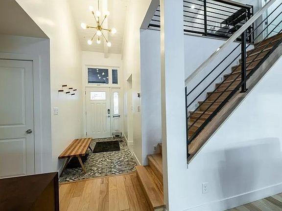 2nd image of 2660 E Parleys Way