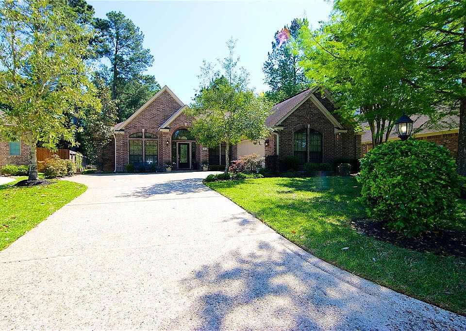 1st image of 28 Stanford Ct