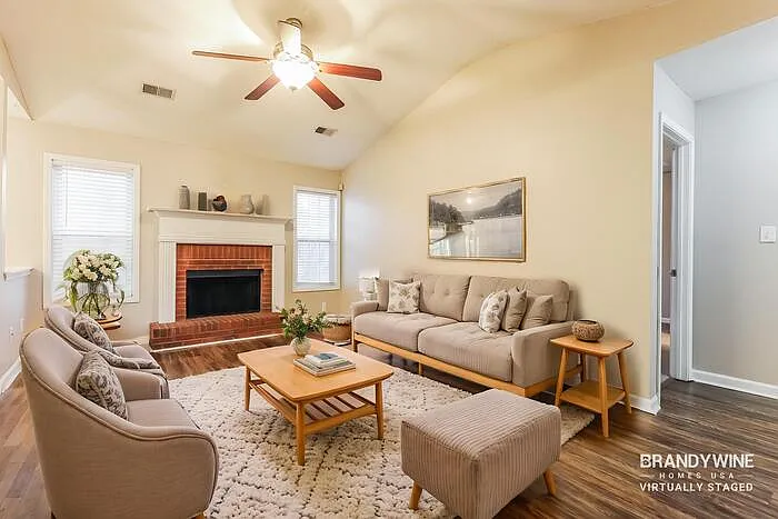 208 Roberts Trl — Photo 4
