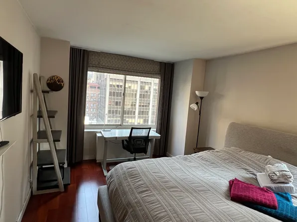 145 East 48th Street image 5 of 10