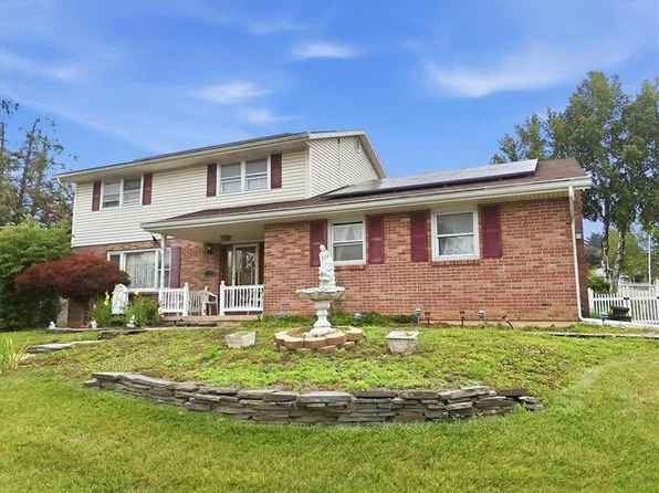 3303 Barklay Rd, Whitehall, PA 18052