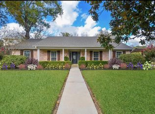 13814 Lynnwood Ln, Sugar Land, TX 77498