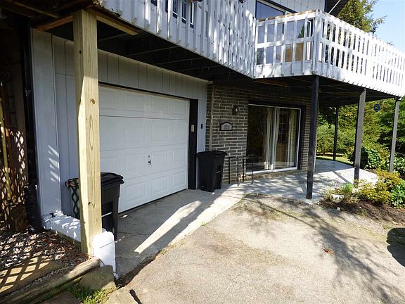 2nd image of 229 Grant Pl