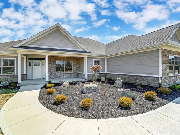 1263 Cole Harbor Dr, Troy, OH 45373