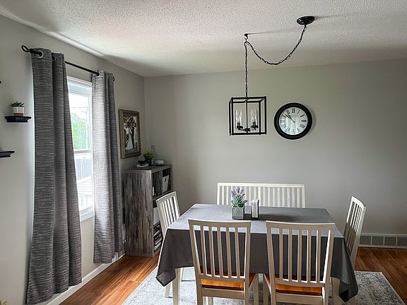 4th image of 138 Elmhurst Pl #2