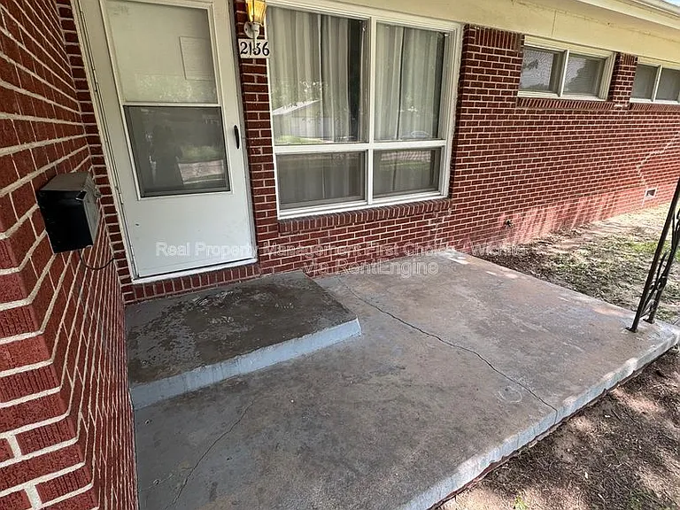 2136 S Euclid St — Photo 3