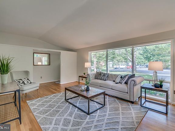 3rd image of 3334 Ellis Ct