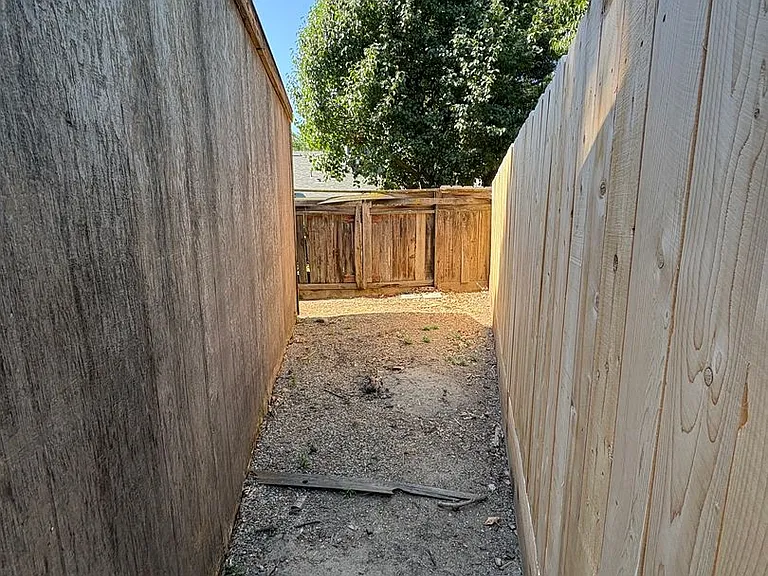 605 E Babcock Ave — Photo 43