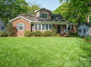 551 7th St NW, Hickory, NC 28601