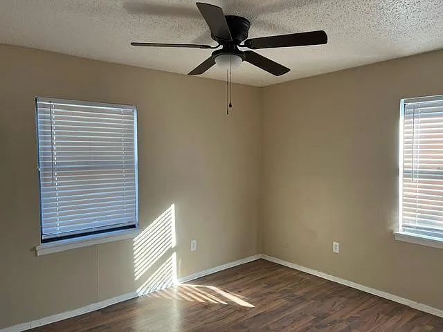 213 Fannin St — Photo 7