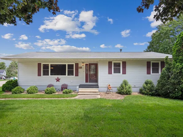 614 SW Bland Blvd, Independence, IA 50644