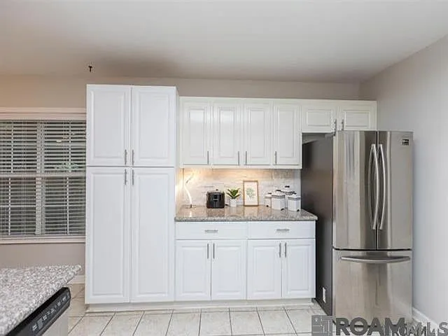 18634 White Oak Dr — Photo 6