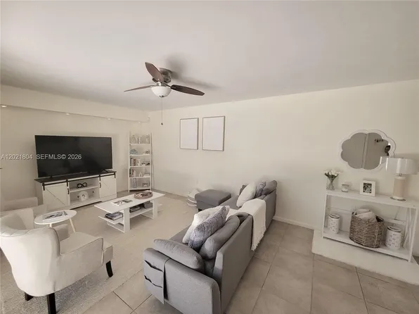 3227 32nd Way #3227, West Palm Beach, FL 33407