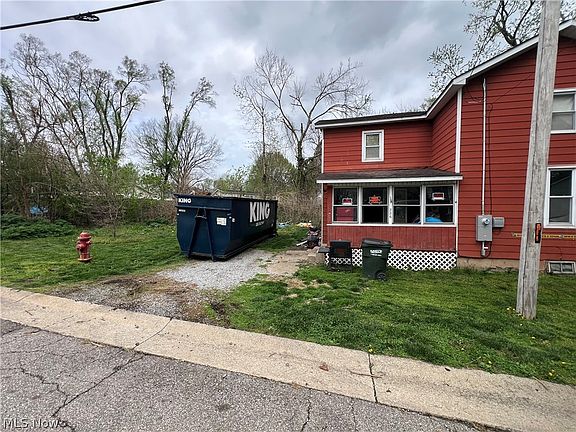 2nd image of 226 E Robinson St