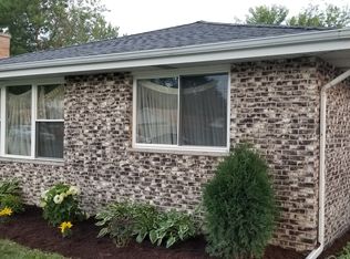 2823 W 97th St, Evergreen Park, IL