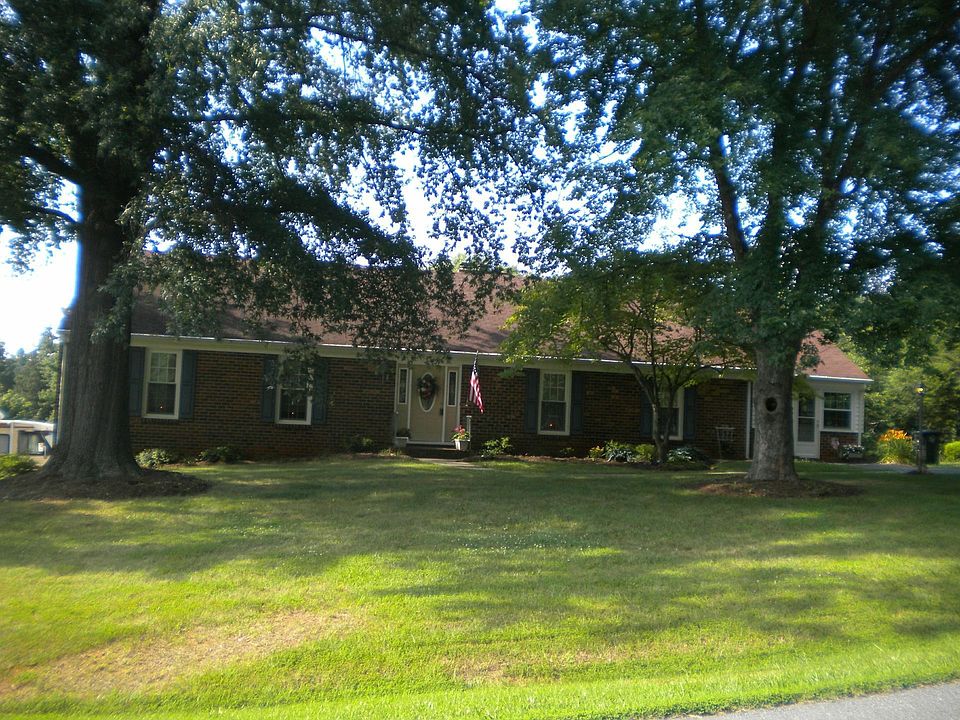 1st image of 304 Buckingham Dr