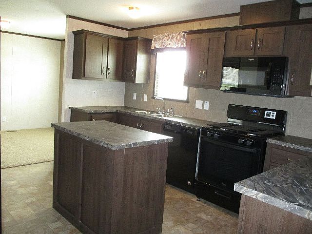 2nd image of 23336 Swan Creek St