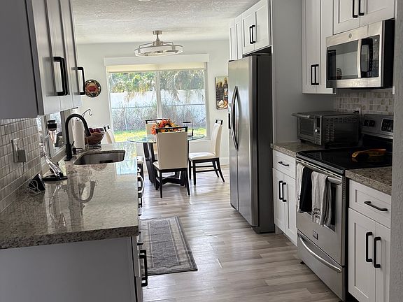 5th image of 4102 Palm Tree Blvd