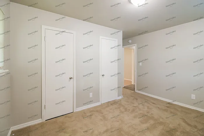 1020 Harold Dr — Photo 7