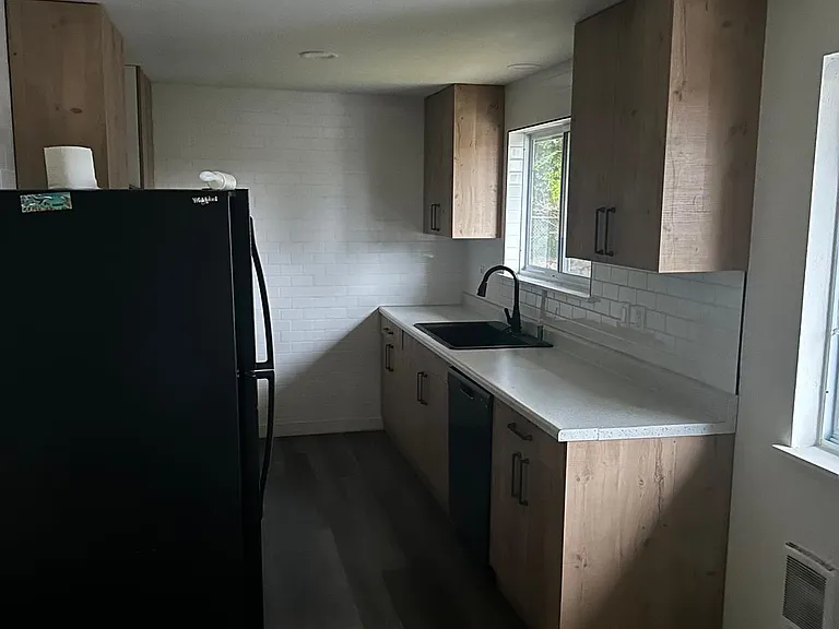 2320 Grandview Dr W — Photo 3