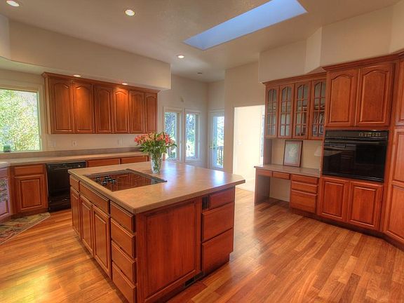 4th image of 131 SE 130th Dr