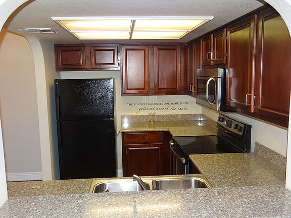 5th image of 1512 Bass Dr