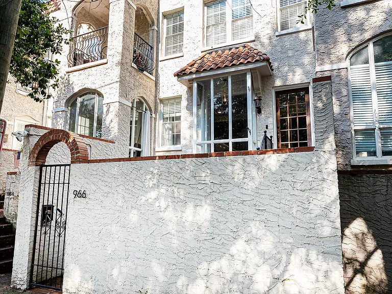 966 Charles Allen Dr NE — Photo 1