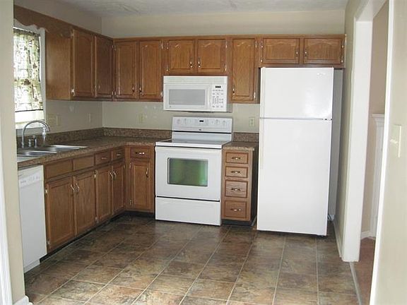 5th image of 3366 Clearwater Dr